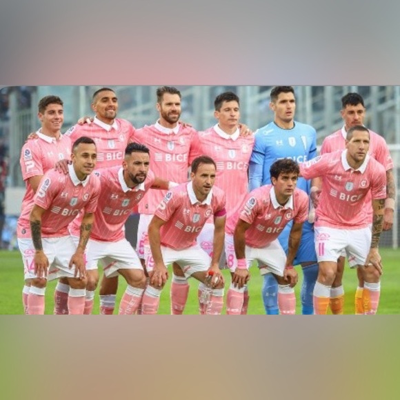 Under Armour Authentic Universidad Catolica Chile Soccer Pink Jersey Men’s Sz: M - Picture 2 of 8